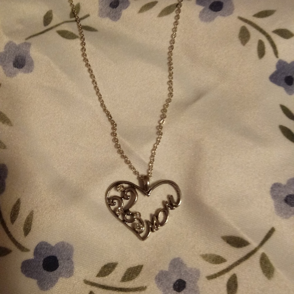 "Mom" silver hear necklace